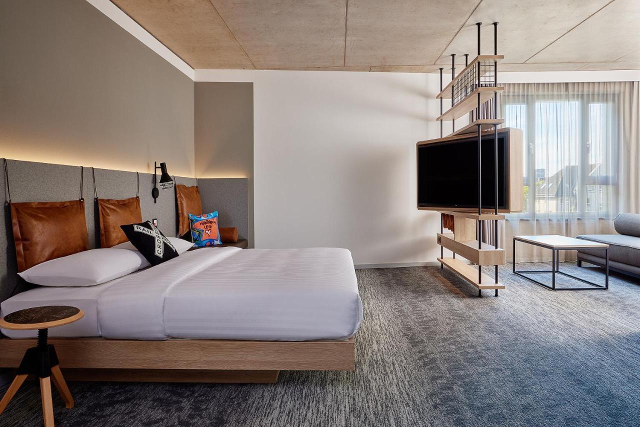 Moxy Cologne Muelheim Hotel ภายนอก รูปภาพ