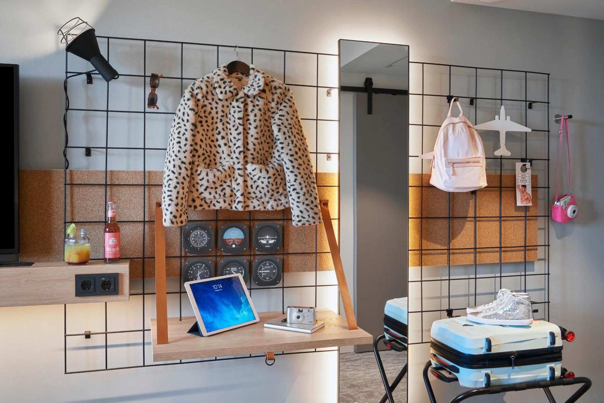Moxy Cologne Muelheim Hotel ภายนอก รูปภาพ
